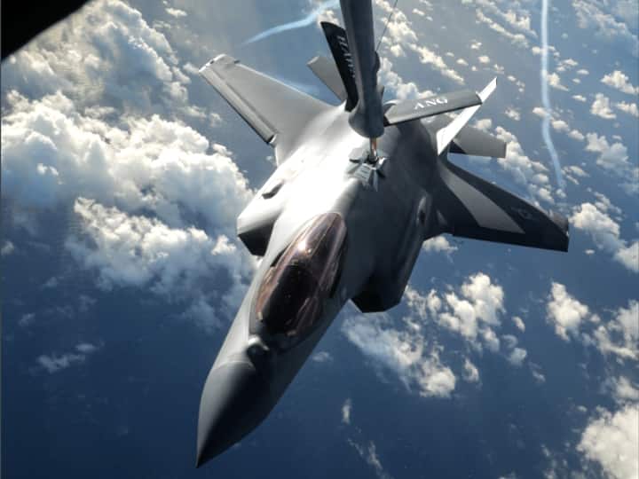 Russia Ukraine War: रूस से मुकाबले के लिए UK भेज सकता है F-35 लड़ाकू विमान? ब्रिटेन के मंत्री बोले- हम न नहीं करेंगे