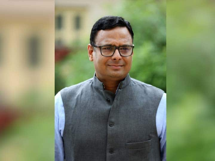 Amravati Election Dhiraj Lingade Patil wins in Amravati Division Graduate Constituency Amravati Election : अमरावती पदवीधरमध्ये धीरज लिंगाडेंचा विजय, तब्बल 30 तास मतमोजणी, भाजपच्या रणजित पाटलांना मोठा धक्का