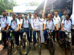 பள்ளி சீருடை அணிந்து சைக்கிளில் சட்டசபைக்கு வந்த  திமுக எம்எல்ஏக்கள் - காரணம் என்ன..?