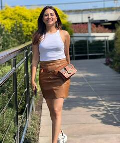 Sargun Mehta Photos: रियल लाइफ में काफी स्टाइलिश हैं पंजाबी फिल्मों में सिंपल दिखने वाली सरगुन मेहता, छोटी-छोटी ड्रेस में ढहाती हैं कहर