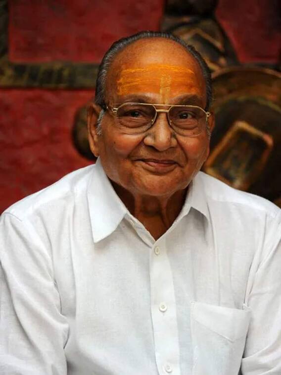 కళాతపస్వి కె విశ్వనాథ్ మరపురాని 10 చిత్రాలివే!