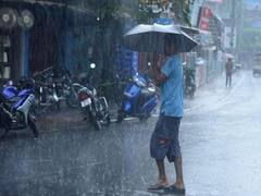 TN Rain Alert: குமரிக்கடலில் நிலவும் ஆழ்ந்த காற்றழுத்த தாழ்வு பகுதி.. தமிழ்நாட்டில் 4 மாவட்டங்களில் கன மழை எச்சரிக்கை.. இன்றைய வானிலை நிலவரம்..