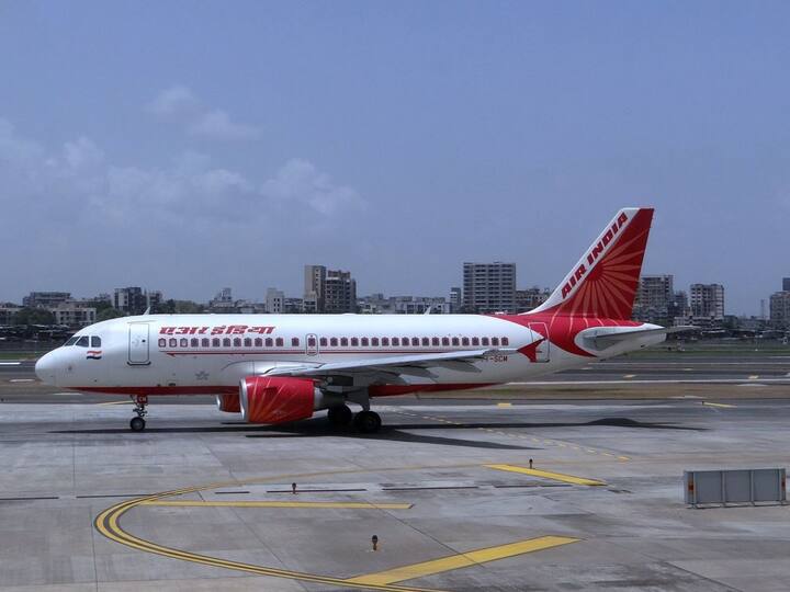 Air India Express flight Catches Fire In Mid Air Flight from Abu Dhabi to Calicut, passengers safe Air India Express flight: ఎయిర్‌ ఇండియా ఫ్లైట్‌లో మంటలు, టేకాఫ్ అయిన కాసేపటికే ల్యాండింగ్