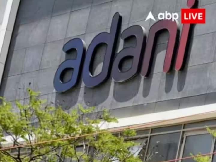 S and P revises ratings to 2 Adani companies from stable to Negative could show adverse effect on Monday Adani Group के लिए बुरी खबरों का सिलसिला जारी, इस रेटिंग एजेंसी ने दिया समूह की दो कंपनियों को झटका