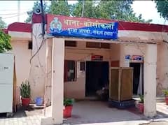 मथुरा में पुलिस और 25 हजार के इनामी बदमाश में मुठभेड़, दोनों पैरों में लगी गोली, गिरफ्तार