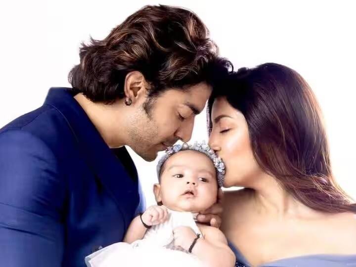 debina bonnerjee gurmeet choudhary reveals their second daughter divisha face on instagram marathi news Gurmeet Debina Daughter : गुरमीत-देबिनाने शेअर केला मुलीचा पहिला फोटो; चाहत्यांकडून होतोय प्रेमाचा वर्षाव