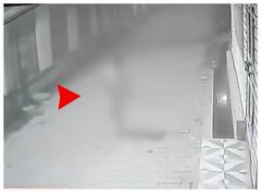 रात में बिना कपड़ों के घूमती है महिला, घरों के दरवाजे पर देती है दस्तक- जानें क्या है पूरी कहानी