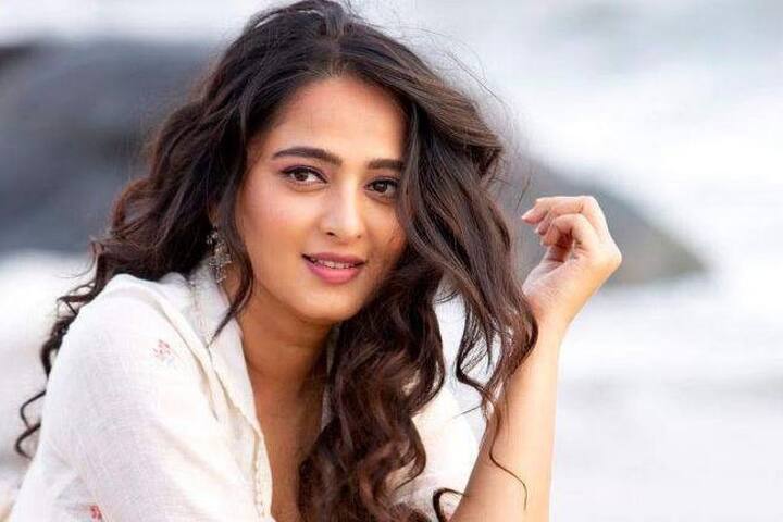 अनुष्का शेट्टी (Anushka Shetty) इंडस्ट्री का जाना माना नाम है. बाहुबली स्टार खुलासा कर चुकी हैं कि तेलुगु इंडस्ट्री में कास्टिंग काउच मौजूद है. हालांकि, अपने सख्त व्यवहार के चलते उन्होंने कभी इसका सामना नहीं किया.