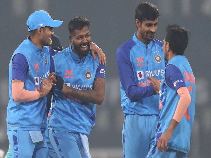 IND vs AUS: BCCI announced Team India for ODI series against Australia Hardik Pandya will captain in the first match IND vs AUS: ఆస్ట్రేలియాతో వన్డే సిరీస్‌కు భారత జట్టు ఇదే - మొదటి వన్డేకు వేరే కెప్టెన్!