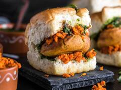 नवी मुंबई में वड़ा पाव का स्वाद लेने के लिए जेब करनी होगी ढीली, जानें- कीमत में कितना हुआ इजाफा?