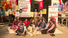 'কর্মচারীর মৃত্যু হলে পরিবারকে চাকরি' ফের নিয়ম চালুর দাবিতে বিক্ষোভ কলকাতা বিশ্ববিদ্যালয়ে