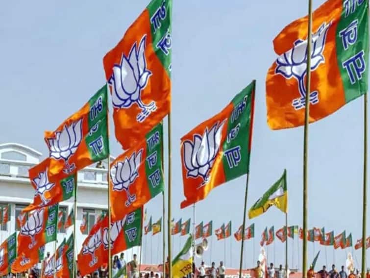 UP MLC Election 2023 BJP Wins 4 Seats, 1 Seat Goes To Independent Candidate Samajwadi Party