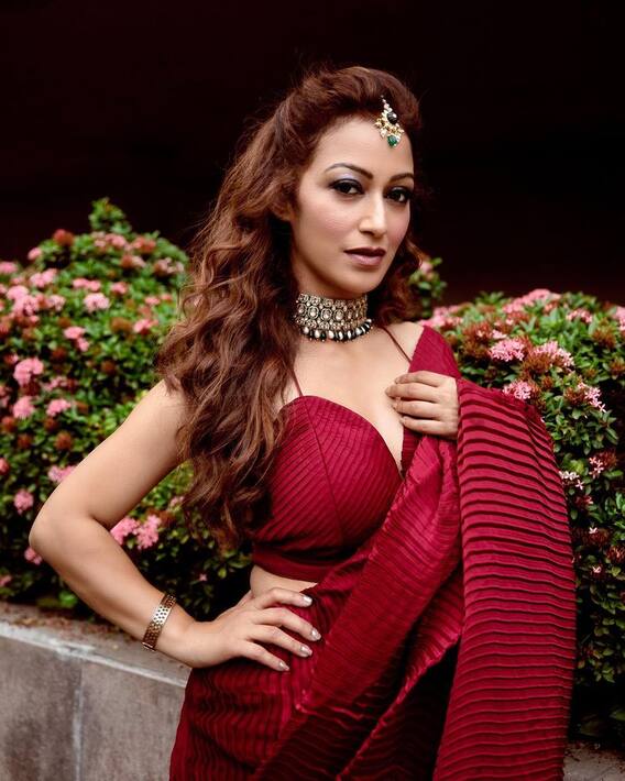 TMKOC Actress Photos: 'तारक मेहता' की इस एक्ट्रेस ने शॉर्ट ड्रेस में कराया फोटोशूट