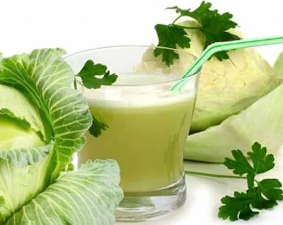 Cabbage Juice Benefits: पत्तागोभी का जूस सिर्फ वजन ही कम नहीं करता बल्कि इसके और भी कई बड़े फायदे हैं. Cabbage Juice Benefits: पत्तागोभी का जूस सिर्फ वजन ही कम नहीं करता बल्कि इसके और भी कई बड़े फायदे हैं.