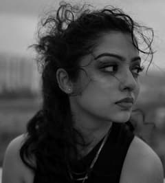 Varsha Bollamma Photos: వర్ష బొల్లమ్మ క్యూట్ లుక్