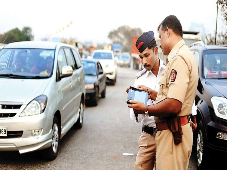 maharashtra News Aurangabad News 2 lakh 40 thousand vehicle owners were called to pay the fine on the same day अबब! 2 लाख 40 हजार वाहनधारकांना दंड भरण्यासाठी एकाच दिवशी बोलावले; औरंगाबाद पोलिसांच्या आदेशाची सर्वत्र चर्चा
