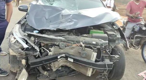 Accident between car and bike on Himmatnagar-Ahmedabad highway, couple died Sabarkantha: હિંમતનગર-અમદાવાદ હાઇવે પર કાર-બાઇક વચ્ચે અકસ્માત, દંપતિનું મોત