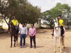 கரூரில் குதிரை ஏற்ற போட்டி; உற்சாகத்துடன் பங்கேற்ற மாணவ, மாணவிகள்