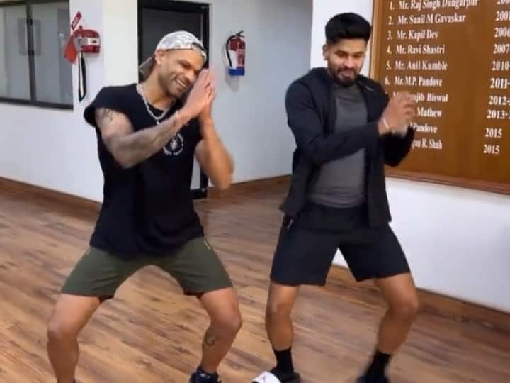 Shikhar Dhawan and Shreyas Iyer dance on baby calm down song Punjab Kings share Video VIDEO: 'Baby Calm Down' गाने पर शिखर धवन और श्रेयस अय्यर ने किया डांस, वीडियो देख फैंस कर रहे तारीफ