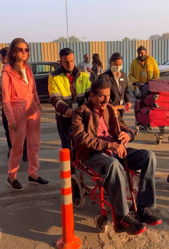 वहीं सिद्धार्थ के साथ एयरपोर्ट पर उनकी फैमिली को भी स्पॉट किया गया है.