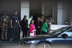 Sid-Kiara Wedding : कियारा-सिद्धार्थ की शादी में पहुंचेगा बच्चन खानदान ? एयरपोर्ट पर बेटी आराध्या के साथ स्पॉट हुए अभिषेक और ऐश्वर्या