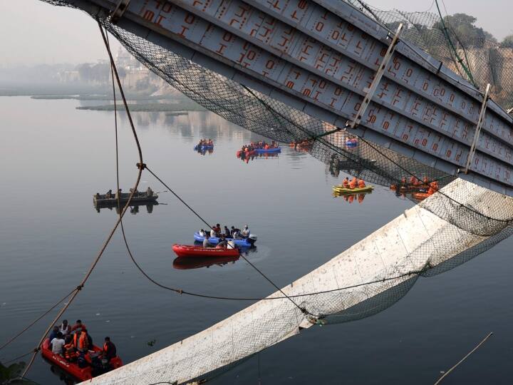 Gujarat Morbi Bridge Collapse Case Court Rejected Seven Accused Bail Plea SIT Jaysukh Patel Morbi Bridge Collapse: मोरबी पुल हादसे में सात आरोपियों की जमानत याचिका खारिज, 135 लोगों की गई थी जान