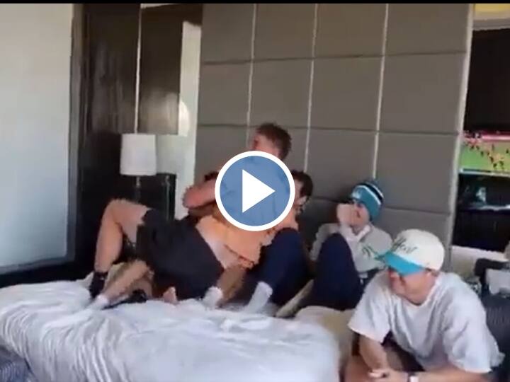 Perth Scorchers win Big Bash league 2022-23 Australian player celebrate in hotel room see funny Video BBL 2023: फाइनल मैच के बाद ऑस्ट्रेलियाई खिलाड़ियों ने होटल रूम में मनाया जश्न, वीडियो देख हंसी नहीं रोक पाएंगे आप