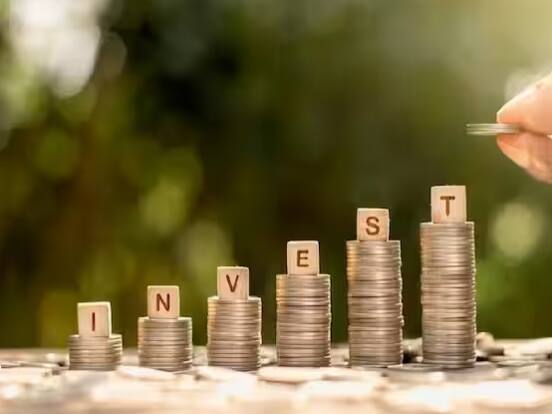 ਇਹ ਸਕੀਮ ਸੁਰੱਖਿਆ ਅਤੇ ਬੱਚਤ ਵਿਸ਼ੇਸ਼ਤਾਵਾਂ ਦੇ ਬਿਹਤਰ ਸੁਮੇਲ ਦੀ ਪੇਸ਼ਕਸ਼ ਕਰਦੀ ਹੈ। ਇਸ ਸਕੀਮ ਵਿੱਚ, ਤੁਹਾਡੇ ਬੱਚੇ ਨੂੰ 20 ਤੋਂ 24 ਸਾਲ ਦੀ ਉਮਰ ਵਿੱਚ ਸਲਾਨਾ ਸਰਵਾਈਵਲ ਬੈਨੀਫਿਟ ਭੁਗਤਾਨ ਅਤੇ 25 ਸਾਲ ਦੀ ਉਮਰ ਵਿੱਚ ਪਰਿਪੱਕਤਾ ਲਾਭ ਮਿਲਦਾ ਹੈ। ਇਸ ਨਾਲ ਤੁਸੀਂ ਬੱਚਿਆਂ ਦੀ ਪੜ੍ਹਾਈ ਅਤੇ ਹੋਰ ਆਰਥਿਕ ਲੋੜਾਂ ਪੂਰੀਆਂ ਕਰ ਸਕਦੇ ਹੋ।