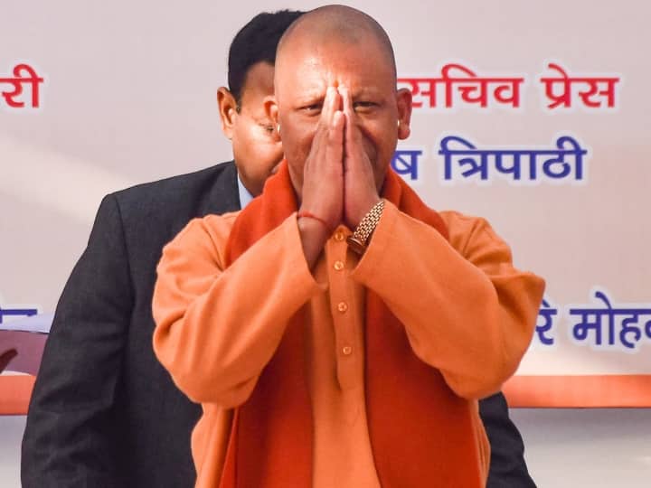 Chief Minister Yogi Adityanath says national Religion is Sanatan Dharna UP Politics: CM योगी आदित्यनाथ ने सनातम धर्म को बताया राष्ट्रीय धर्म, कहा- इसमें अपना-पराया की सोच नहीं