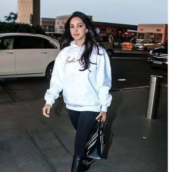 ਅਦਾਕਾਰਾ ਕੋਲ Balenciaga ਬ੍ਰਾਂਡ ਦੀ ਸਵੈਟ ਸ਼ਰਟ ਵੀ ਹੈ। ਕਿਆਰਾ ਅਡਵਾਨੀ ਨੇ ਇਸ ਨੂੰ ਆਪਣੇ ਏਅਰਪੋਰਟ ਲੁੱਕ 'ਤੇ ਪਹਿਨਿਆ ਸੀ, ਜਿਸ ਦੀ ਕੀਮਤ ਕਰੀਬ 62 ਹਜ਼ਾਰ ਹੈ। (ਫੋਟੋ-ਇੰਸਟਾਗ੍ਰਾਮ)