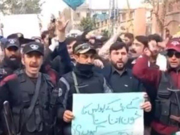 Pakistan Terrorist Attack People protest against terrorism Pakistan Khyber Pakhtunkhwa Pakistan Terrorist Attack: खुद अपनी आग में जल रहा पाकिस्तान, आतंकवाद के खिलाफ सड़कों पर उतरे हजारों लोग