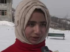 Jammu-Kashmir: बर्फ पर लड़कियों का मार्शल आर्ट देख आप भी जाएंगे चौंक, देखिए खूबसूरत तस्वीरें