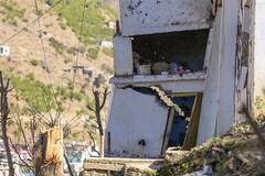 काश्मीरमधील डोडामध्ये जमीन खचण्याचे प्रकार (land subsidence), भयभीत गावकऱ्यांचं सुरक्षित ठिकाणी स्थलांतर