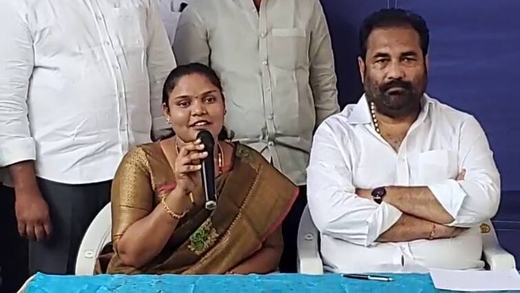 Kotam Reddy effect on YCP- Mayor of Nellore who openly expressed her support to Kotam Reddy Sridhar Reddy DNN వైసీపీపై కోటంరెడ్డి ఎఫెక్ట్‌- బహిరంగంగానే మద్దతు తెలిపిన నెల్లూరు మేయర్