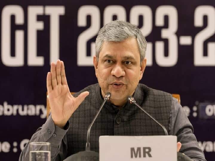 Railways plans to increase ticketing capacity from 25,00 to 2.25 lakh per minute said Railway Minister Ashwini Vaishnaw Indian Railway: यात्रियों के लिए अच्छी खबर! अब ट्रेन में मिलेगा कंफर्म टिकट, रेल मंत्री ने किया ये बड़ा ऐलान