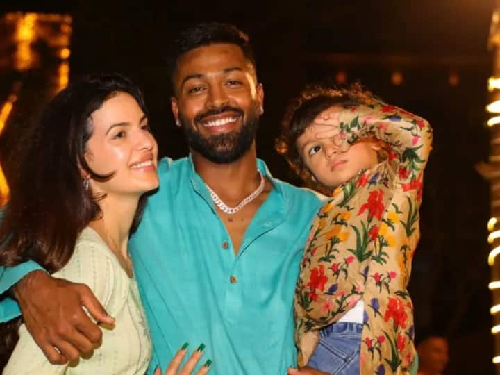 Hardik Pandya wife Natasha Stankovic: भारतीय ऑलराउंडर हार्दिक पांड्या न्यूजीलैंड सीरीज में प्लेयर ऑफ द सीरीज बने थे. इस खिलाड़ी ने न्यूजीलैंड सीरीज में शानदार प्रदर्शन किया था.