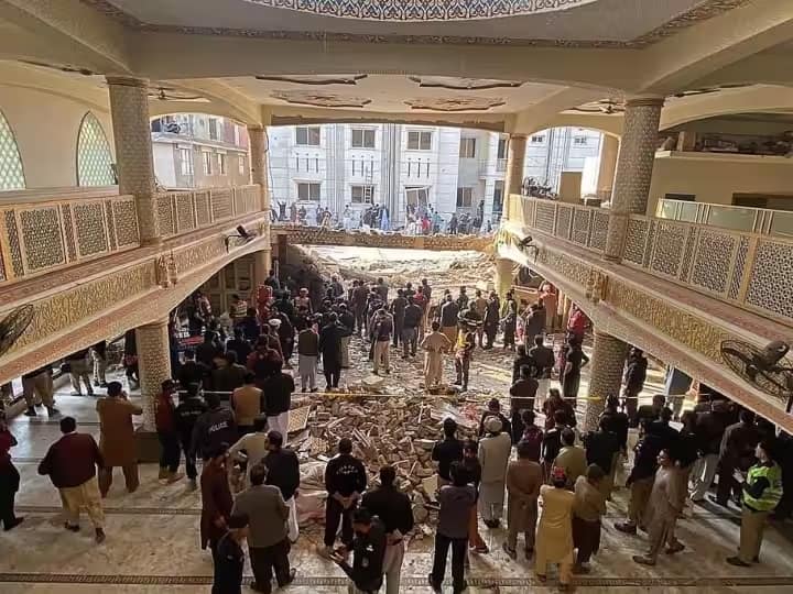 Pakistan to Afghanistan taliabn cheif stop terrorist after peshwar Mosque bomb blast Pakistan Bomb Blast: पाकिस्तान तालिबान सुप्रीमो से आतंकवाद के मुद्दे पर करेगा बात, पाक प्रतिनिधिमंडल जाएगा काबुल