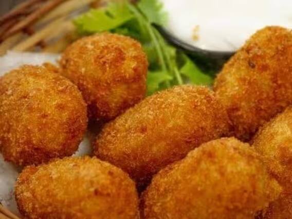 The best Crispy Baked Chicken Nuggets for iftar  Crispy Potato Nuggets:  इफ्तार पार्टी में बनाएं गरमा गर्म नगेट्स, मजा हो जाएगा दोगुना