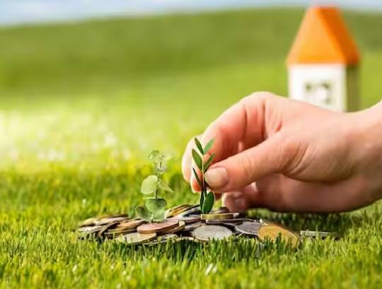 ਜੀਵਨ ਤਰੁਣ ਪਾਲਿਸੀ ਵਿੱਚ ਅਧਿਕਤਮ ਮੂਲ ਰਕਮ 75,000 ਰੁਪਏ ਹੈ ਅਤੇ ਬੀਮੇ ਦੀ ਮੂਲ ਰਕਮ ਦੀ ਕੋਈ ਸੀਮਾ ਨਹੀਂ ਹੈ। 75,000 ਰੁਪਏ ਤੋਂ 100,000 ਰੁਪਏ ਦੀ ਬੀਮੇ ਦੀ ਰਕਮ ਲਈ, ਬੀਮੇ ਦੀ ਰਕਮ 5,000 ਰੁਪਏ ਦੇ ਗੁਣਾ ਵਿੱਚ ਹੋਣੀ ਚਾਹੀਦੀ ਹੈ। ਜਦੋਂ ਕਿ 100,000 ਰੁਪਏ ਤੋਂ ਉੱਪਰ ਲਈ ਇਹ ਰਕਮ 10,000 ਰੁਪਏ ਹੋਣੀ ਚਾਹੀਦੀ ਹੈ।