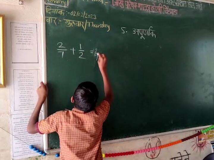 मग काय लाडक्या जिथे जाईल तिथे फक्त पाढ्यांसोबतच. मागील वर्षी पर्यंत 50 च्या पाढ्यांपर्यंत पाढे पाठ असणारा लाडक्या आता अगदी दोन पासून ते 125 पर्यंत सहज पाढे बोलतोय तेही तोंडपाठ.