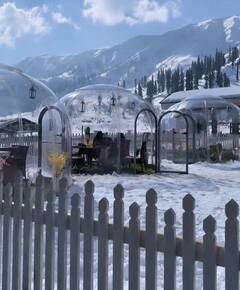 Glass Igloo : चहूकडे बर्फाची चादर... अन् निसर्गाचा सहवास, ग्लास इग्लू ठरतंय पर्यटकांचं आकर्षण