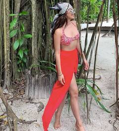 Kiara Advani Bikini: बिकिनी में कहर ढाती हैं सिद्धार्थ मल्होत्रा की दुल्हनिया, स्टनिंग है कियारा आडवाणी का बीच वियर कलेक्शन