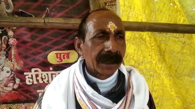 सरयू घाट पुरोहित राम आधार ने बताया कि माघ पूर्णिमा मेले का स्नान सुबह 4 बजे से शुरू हो गया है. लाखों श्रद्धालु स्नान दान करके जा चुके हैं और लोग स्नान करने के लिए आ रहे हैं. आज के दिन जो तीर्थों में स्नान करता है उसे तिल का लड्डू दान करना चाहिए.