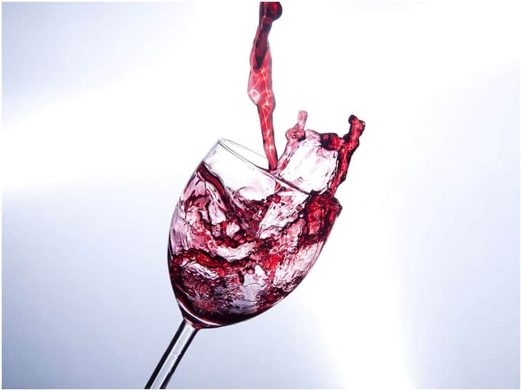 Even science agrees that drinking red wine has these benefits Red Wine: రెడ్ వైన్ తాగడం వల్ల ఈ ప్రయోజనాలు ఉన్నాయని సైన్స్ కూడా ఒప్పుకుంది