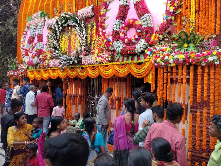 ৫১ সতী পীঠের অন্যতম পীঠ হল বীরভূমে (Birbhum) লাভপুরের (Labhpur) মা ফুল্লরা। প্রতি বছরের মত এ বছরও মাঘ পূর্ণিমার এই বিশেষ দিনটিতে হয় মায়ের বিশেষ পূজা অর্চনা।