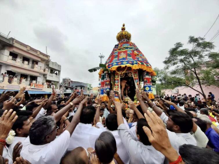 Thaipusam 2023: Viralimalai Murugan Temple Thaipusam Chariot, Thousands of Devotees Participate Thaipusam 2023: விராலிமலை முருகன் கோயில் தைப்பூச தேரோட்டம்: ஆயிரகணக்கான பக்தர்கள் பங்கேற்பு