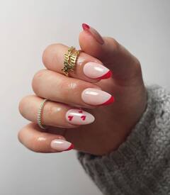 Valentine Week 2023: खूबसूरत ड्रेस और मेकअप के साथ वैलेंटाइन डे पर स्टाइलिश नेल आर्ट से भी करें अपने पार्टनर को इंप्रेस, ये लव लुक हैं बेस्ट