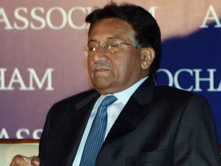 Former Pakistan President Pervez Musharraf attended an interactive session of the Associated Chambers of Commerce and Industry of India meeting in New Delhi on March 8, 2009. (Photo: AFP)
