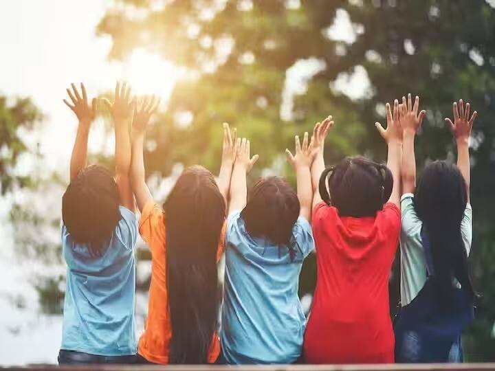 LIC Jeevan Tarun Policy: जर तुम्ही तुमच्या मुलांच्या चांगल्या भविष्याची कल्पना करत असाल, तर तुम्ही त्यांच्यासाठी योग्य वेळी गुंतवणूक करायला सुरुवात केली पाहिजे.