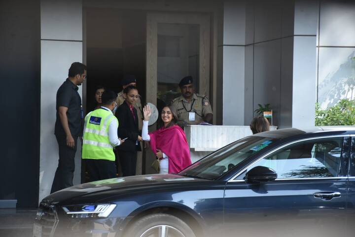 सिद्धार्थ और कियारा की शादी में शाहिद कपूर, मुकेश अंबानी,ईशा अंबानी, मीरा राजपूत, करण जौहर, आरती शेट्टी और शबीना खान जैसे नामी सितारे देखने को मिलेंगे.